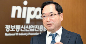 [CEO] 김창용 정보통신산업진흥원장 모든 산업영역에 인공지능 접목시켜야