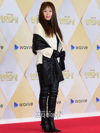 [포토] 예지원, 개성 넘치는 레드카펫 패션