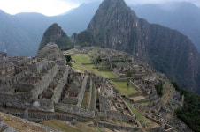 남녀 6명, 마추픽추 `태양의 신전` 안에서 한다는 짓이…