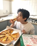 헨리, 피자 먹방으로 댕댕美 발산…다이어트는 내일부터!
