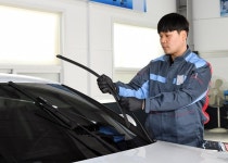 車도 눈이 구백냥…만원에 `車 라식` 하세요