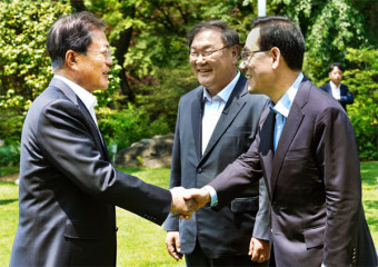 [포토] 文대통령, 與野 원내대표와 오찬
