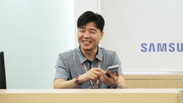 동해바다 지키는 섬마을 맥가이버 울릉도 휴대폰은 전부 이 손 거치죠