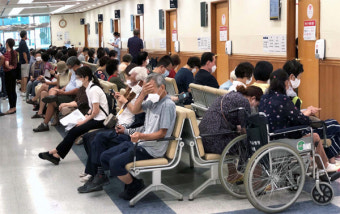 전공의 집단사직·서울대 의대 동맹휴학…정부 