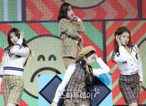 [포토]위클리, 신곡 지그재그로 컴백해요