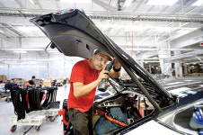 반값 전기차부터 완전자율주행까지, 테슬라에 대한 궁금증 다섯 가지