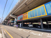 부산 고가도로 밑의 변신…이색 컨테이너 문화시설로