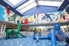 `매장 면적 보다 더 넓은 키즈 놀이터` 현대아울렛 스페이스원 승부수