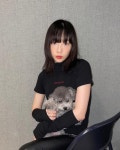 태연, 올블랙 패션으로 반려견 제로와 시크美 발산