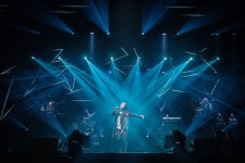 이문세, 코로나19 뚫고 2년 만의 콘서트…3천 관객 `열광`