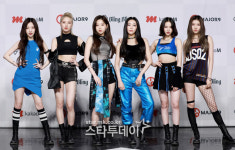 [커튼콜]메이저나인 1호 걸그룹` 블링블링, 데뷔부터 빛났다…액티블링 `성공예감`