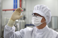 GC녹십자, 코로나19 혈장치료제…세계 최초 의료현장 투입