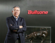 [CEO] 이창훈 불스원 부회장, 3년내 전국서 車관리 서비스…하이브리드용 세정제도 개발