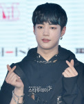 [포토] 건우, 손하트도 잘생김