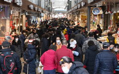 [포토] 북적이는 발길…설 앞두고 붐비는 전통시장