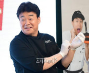 백종원 잘 벌었네…코로나에도 작년 프랜차이즈 매출 늘었다