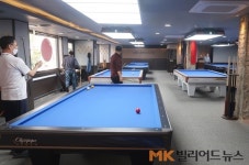 서울대앞 녹두거리에 오픈한 깔끔하고 쾌적한 당구장