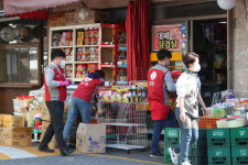 매대는 여기에, 진열은 이렇게…구멍가게의 변신 도와드려요