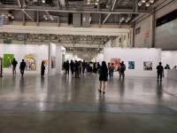 VIP 1만8000명 들이닥쳐 수억대 미술품 싹쓸이…아트부산 역대급 대박