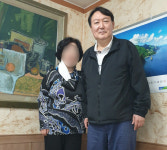 [단독] 윤석열, 강릉 단골 감자옹심이 칼국수집서 시민들 만났다