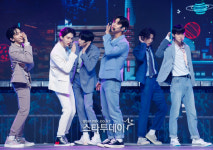 [포토] 팬타곤, 팬심 훔치는 무대