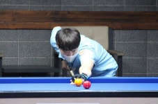 [포토] 매섭게 공을 노려보는 본캐롬팀