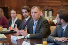 [단독] 진주 영어학원 '헨리 선생님', 미대사관 넘버3로 돌아왔네