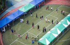 [포토] 검사받기 무서워요…3000여 명 검사 진행 중인 인천 초등학교 검사소