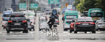 [포토] 폭염에 아지랑이 피어오르는 여의도