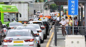 택시 왜 이리 안잡혀? 이유 있었네…코로나 무서워 지하철 안탔다