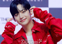 [포토]크래비티 정모, 잘생긴 얼굴하트