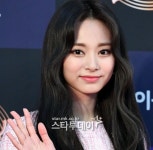 쯔위 팬클럽명 바꿔라...中 연예계 정풍, 대만 홍콩 연예인까지 겨냥?