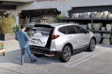 주유소 충전소 카센터 모두 싫어해요…공공의 적 혼다 HV, 갓성비로 승부