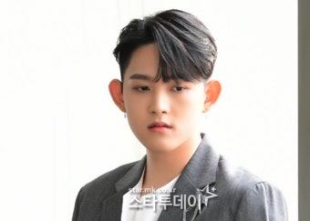'故 최진실 아들' 지플랫 손가락 욕 논란 사과...