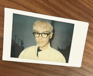 빅뱅 탑, 밝은 근황...뿔테 안경으로 패션 완성