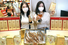 [포토] 홍삼 먹고 힘내세요