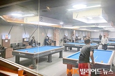 ‘위드코로나’ 첫날 당구장 가보니 “이젠 마음 편하게 당구치겠네”