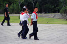 북한 학생들이 알파벳보다 먼저 배우는 영어문장은