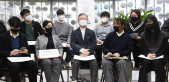이재명 이번엔 '기후위기'로 2030 공략…젊은 기후위기 활동가 간담회 가져