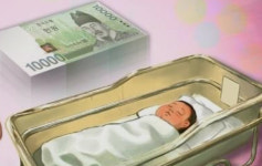 3시간 마다 먹었어야 했는데, 돈없어 분유 하루 3번만…생후 77일 아기 숨져