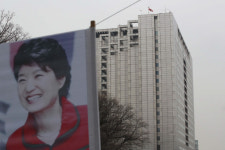 역대 최장 복역 박근혜 1737일 만에 출소…유영하 문대통령에 심심한 사의