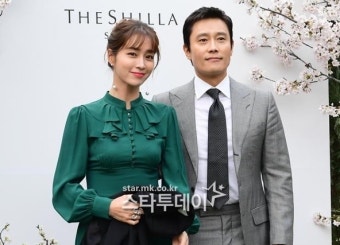 이병헌-이민정 부부의 딸 이서이, 아빠와의 따뜻한 순간 온라인 화제