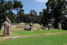 연산군의 묘, 王에서 君이 된  폐주의  쓸쓸한 묘