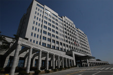 S. Korean president-elect reviews Yongsan defense ministry as his new office