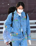 [포토] 진, 손 붕대감고 미국행