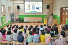 유치원생 편지 받은 롯데푸드, 바른목장우유에 빨대 없앤다