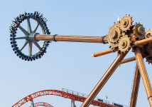 지난달 개장한 롯데월드부산…자이언트 스윙 타보니