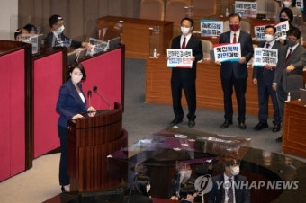 배현진, 박병석 의장에 '삿대질' 인사생략...