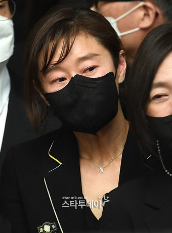 [포토] 예지원, 슬픔을 뒤로 하고