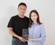 진태현♥박시은, 누적 기부금 1억원...고액 후원자 모임 위촉
